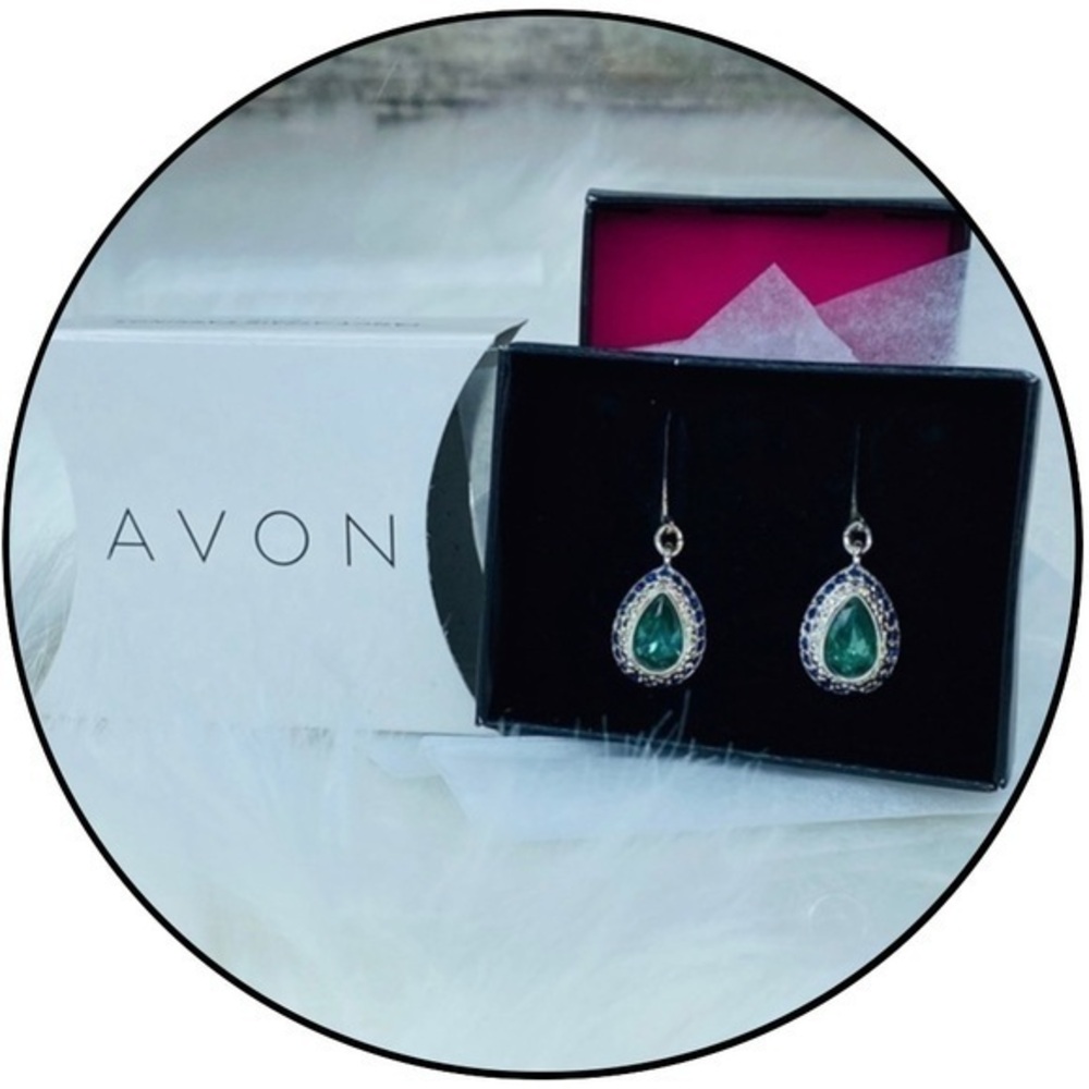 FANCY AFFAIR EARRINGS- Blue AVON